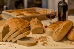 დააგემოვნეთ ქართული ხორბლისგან გამომცხვარი პური მზეთამზე და თქვენ შეიგრძნობთ ნამდვილი პურის გემოს!