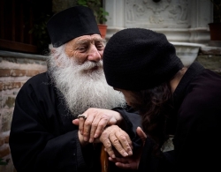 თუ კაცი დიდებას გაურბის, ღმერთი მეტად განადიდებს